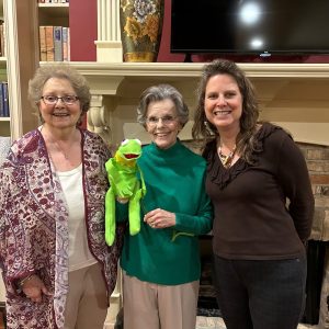 3 ladies and Kermit