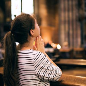 girl praying