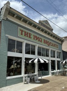 1902 Brocante building